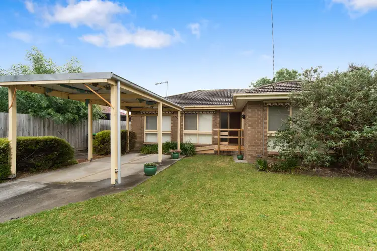 2 Henry Crescent, Seaford VIC 3198
