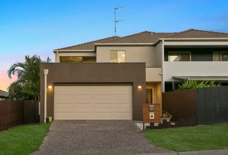 1/16 Bluetail Crescent, Upper Coomera QLD 4209