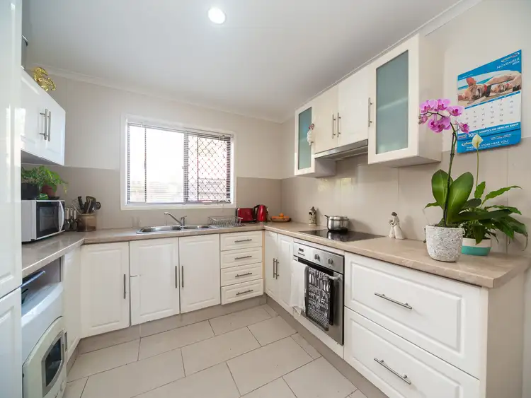 1/59 Errol Avenue, Paradise Point QLD 4216