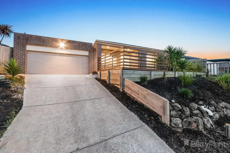5 Wallangara Drive, Pakenham VIC 3810