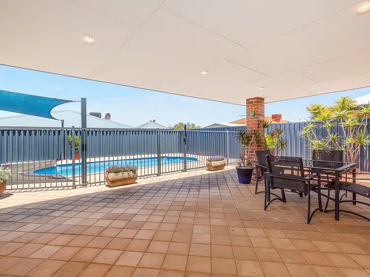 21 Tallow Way, Bennett Springs WA 6063
