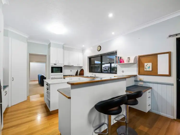 Sixth view of Homely house listing, 2 Saint Andrews Court, Middle Ridge QLD 4350