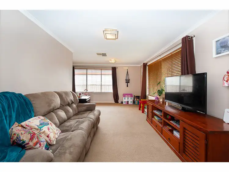 Second view of Homely house listing, 1 Curringa Place, Springdale Heights NSW 2641