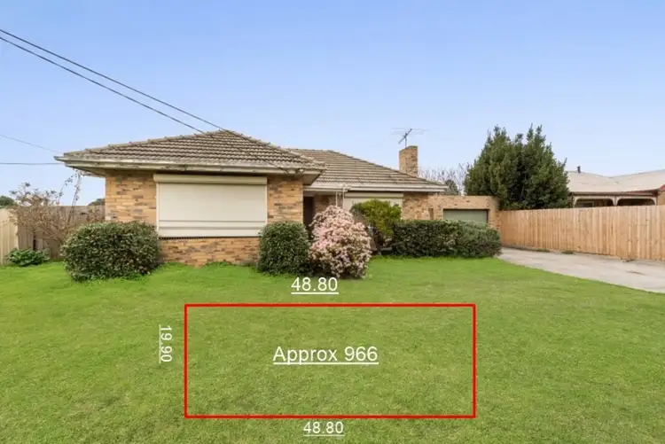18 Mcfadzean Avenue, Reservoir VIC 3073