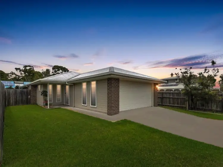 15 Daintree Drive, Urangan QLD 4655