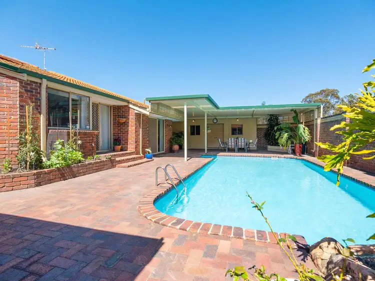 2 Cobham Court, Marangaroo WA 6064