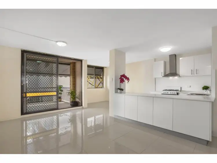 Third view of Homely apartment listing, 5/574 Boundary Street, Spring Hill QLD 4000
