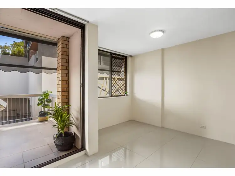 Sixth view of Homely apartment listing, 5/574 Boundary Street, Spring Hill QLD 4000