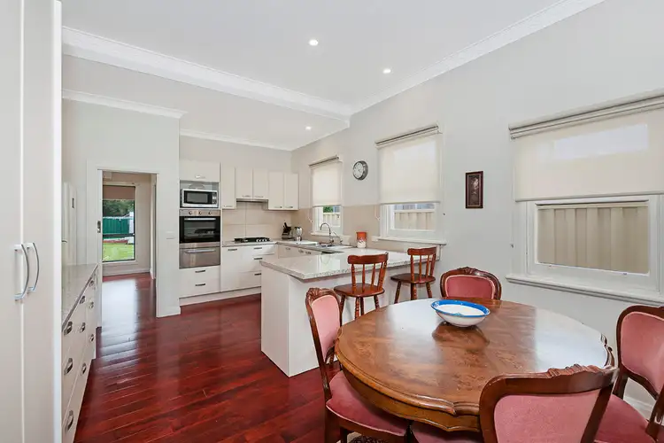 Sixth view of Homely house listing, 2 Roscoe Avenue, Hamilton VIC 3300