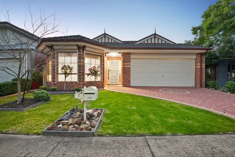 7 Stokes Green, Pakenham VIC 3810