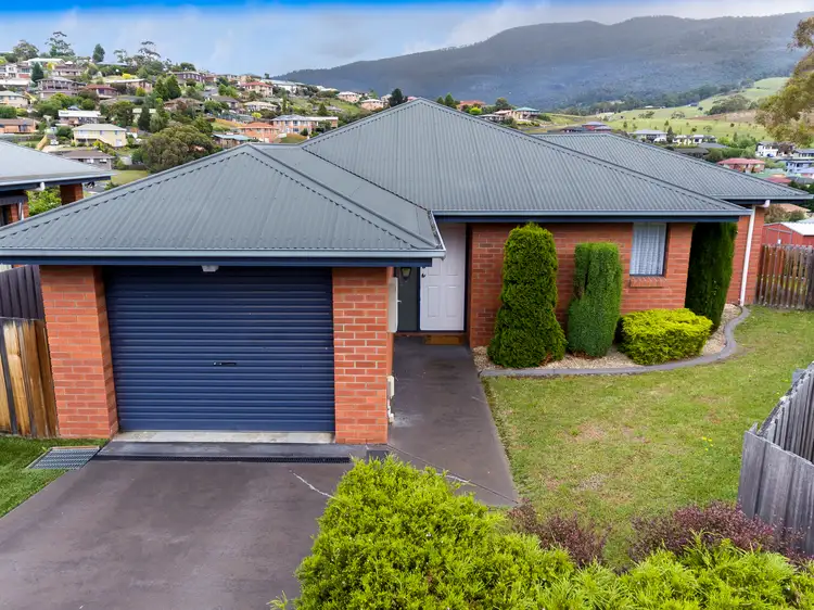 2/9 Brendan Crescent, Austins Ferry TAS 7011