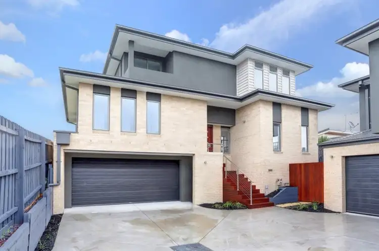 2/2 Gordon Avenue, Frankston VIC 3199