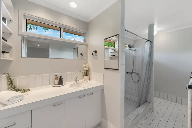 Fifth view of Homely house listing, 4 Pearra Place, Chapel Hill QLD 4069