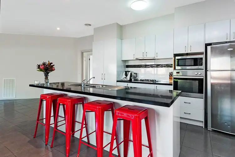 Second view of Homely house listing, 12 Katherine Court, Hamilton VIC 3300