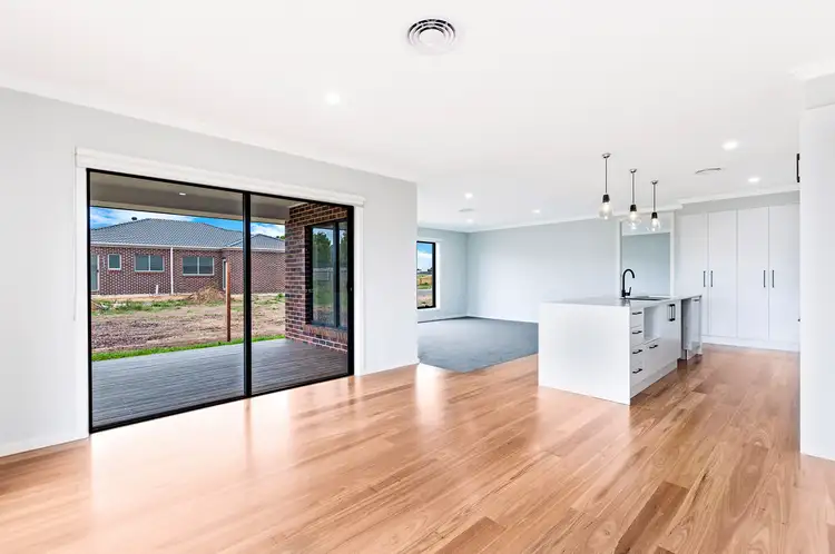 Fourth view of Homely house listing, 8 Royal Court, Warrnambool VIC 3280
