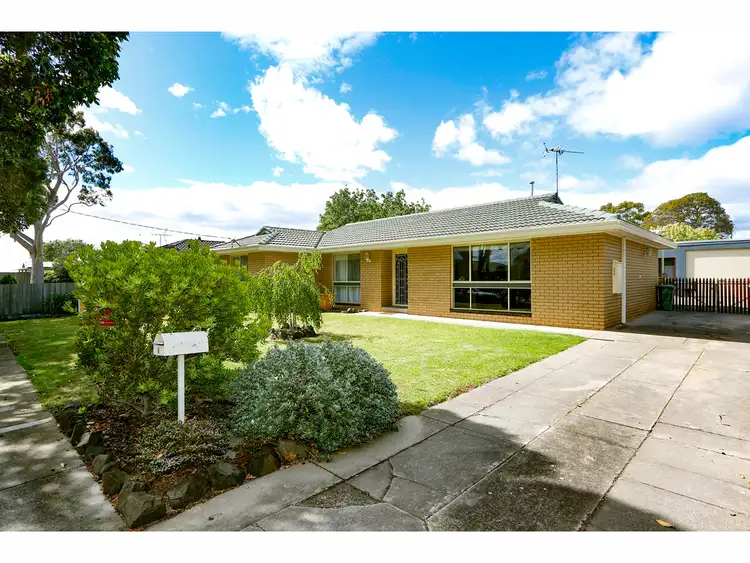 8 Christina Avenue, Sale VIC 3850