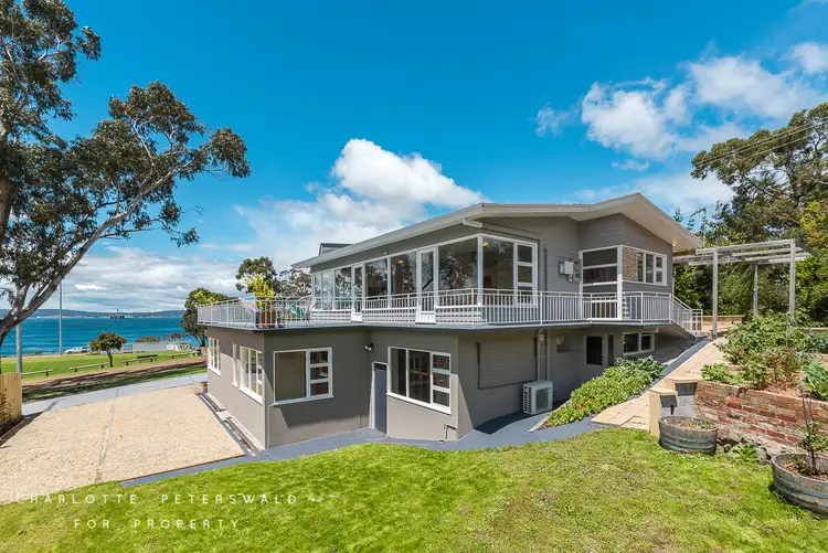 30 Nubeena Crescent, Taroona TAS 7053