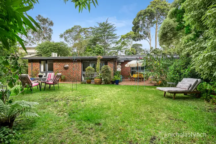 8 Kolora Crescent, Mount Eliza VIC 3930