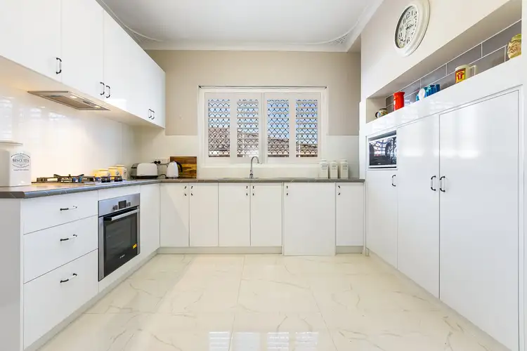Fourth view of Homely house listing, 2 Isobel Street, Bentley WA 6102