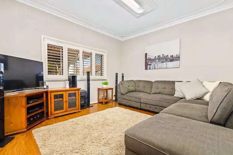 Fifth view of Homely house listing, 2 Isobel Street, Bentley WA 6102