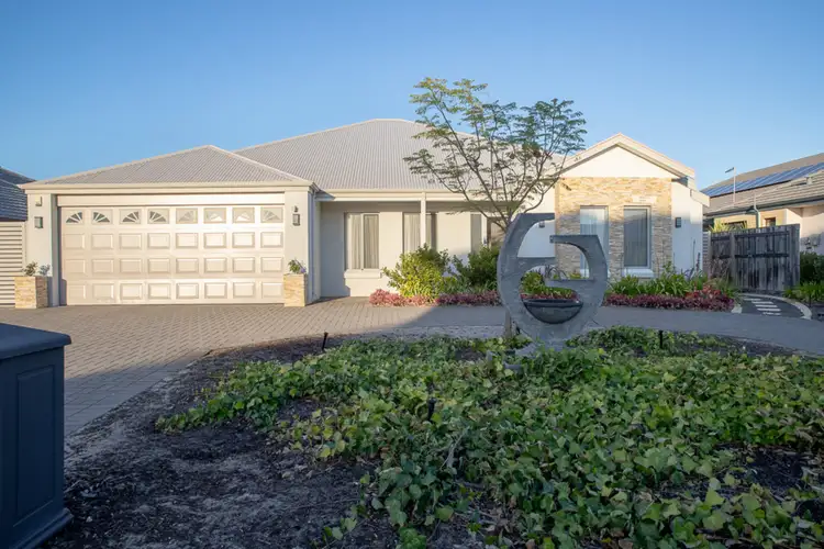 Second view of Homely house listing, 6 Packwood Link, The Vines WA 6069
