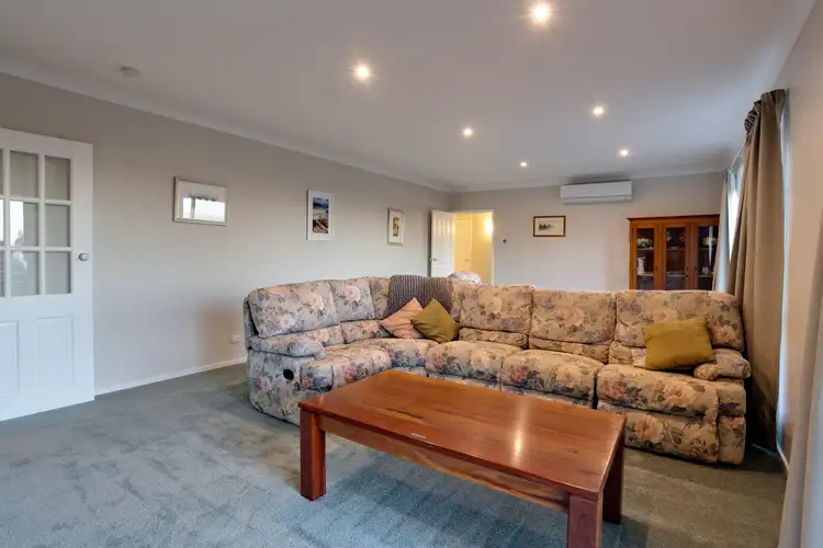 Fifth view of Homely house listing, 2 Oak Avenue, Emerald VIC 3782