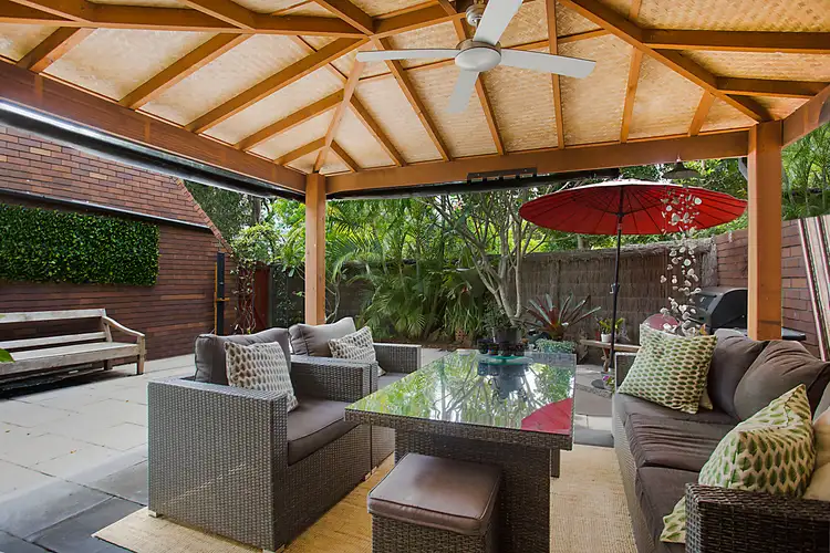 20/111 Rio Vista, Broadbeach Waters QLD 4218