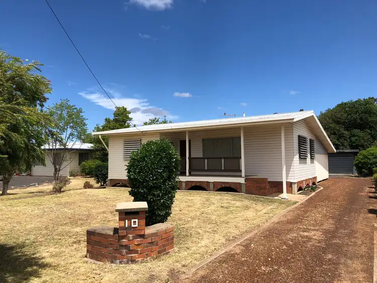10 Adcock Street, Dalby QLD 4405