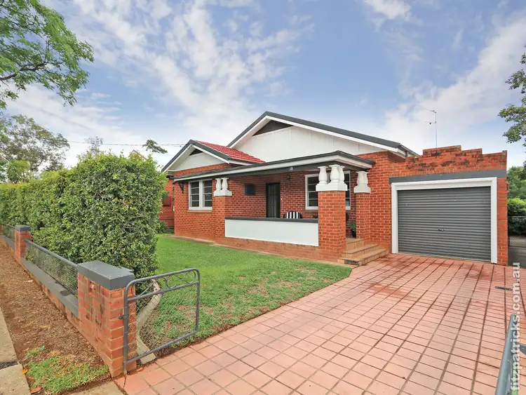 18 Trevor Street, Turvey Park NSW 2650