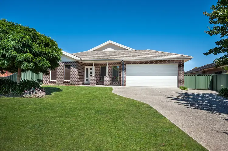 3 Kent Manor, Hamilton VIC 3300