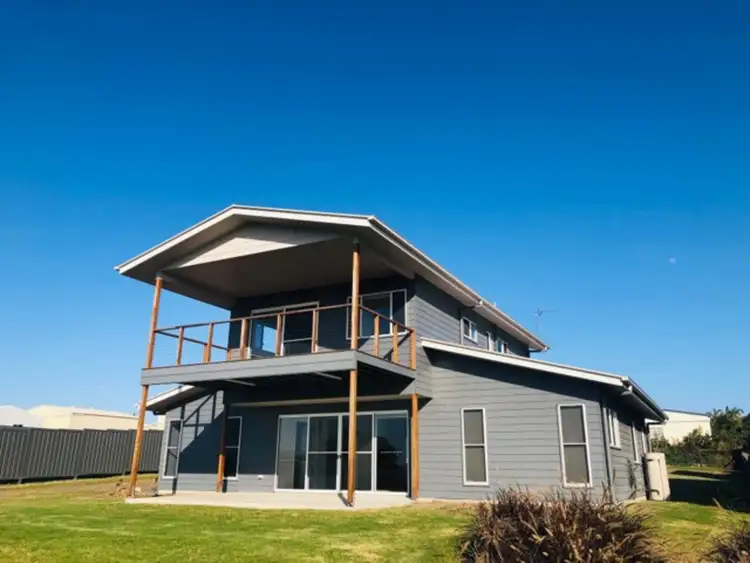 41 Windjammer Circuit, River Heads QLD 4655