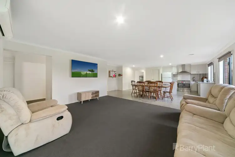 Fourth view of Homely house listing, 2 South Fork Court, Drouin VIC 3818