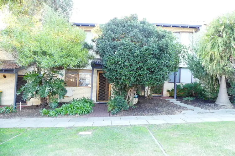 4 RYRIE Avenue