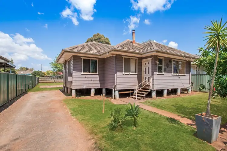 4 Higgins Street, Newtown QLD 4350