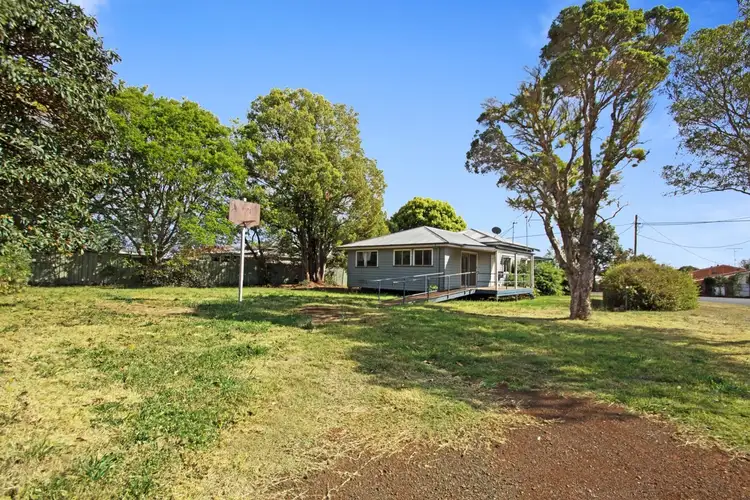 250 Bridge Street, Newtown QLD 4350