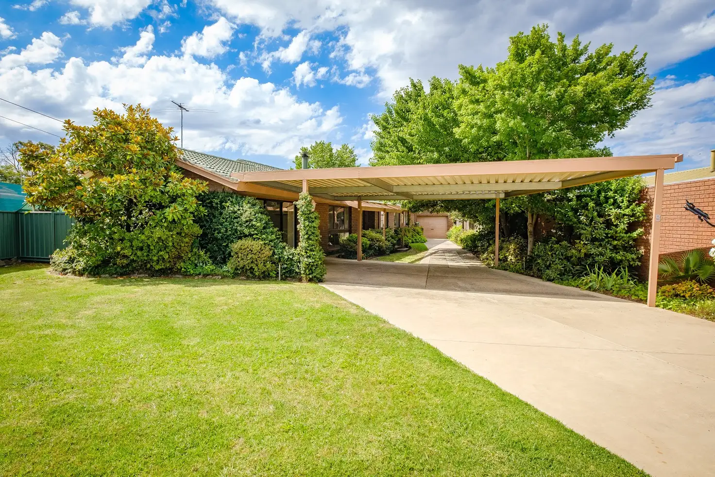 Main view of Homely house listing, 8 Robert Crescent, Wodonga VIC 3690