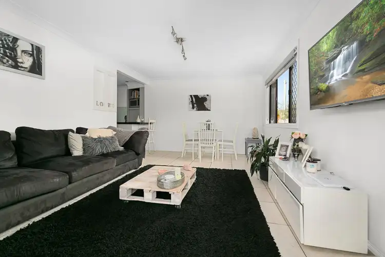 Main view of Homely unit listing, 2/28 Errol Avenue, Paradise Point QLD 4216