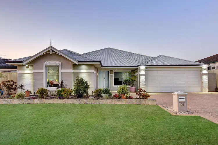 21 Shiralee Bend, Carramar WA 6031