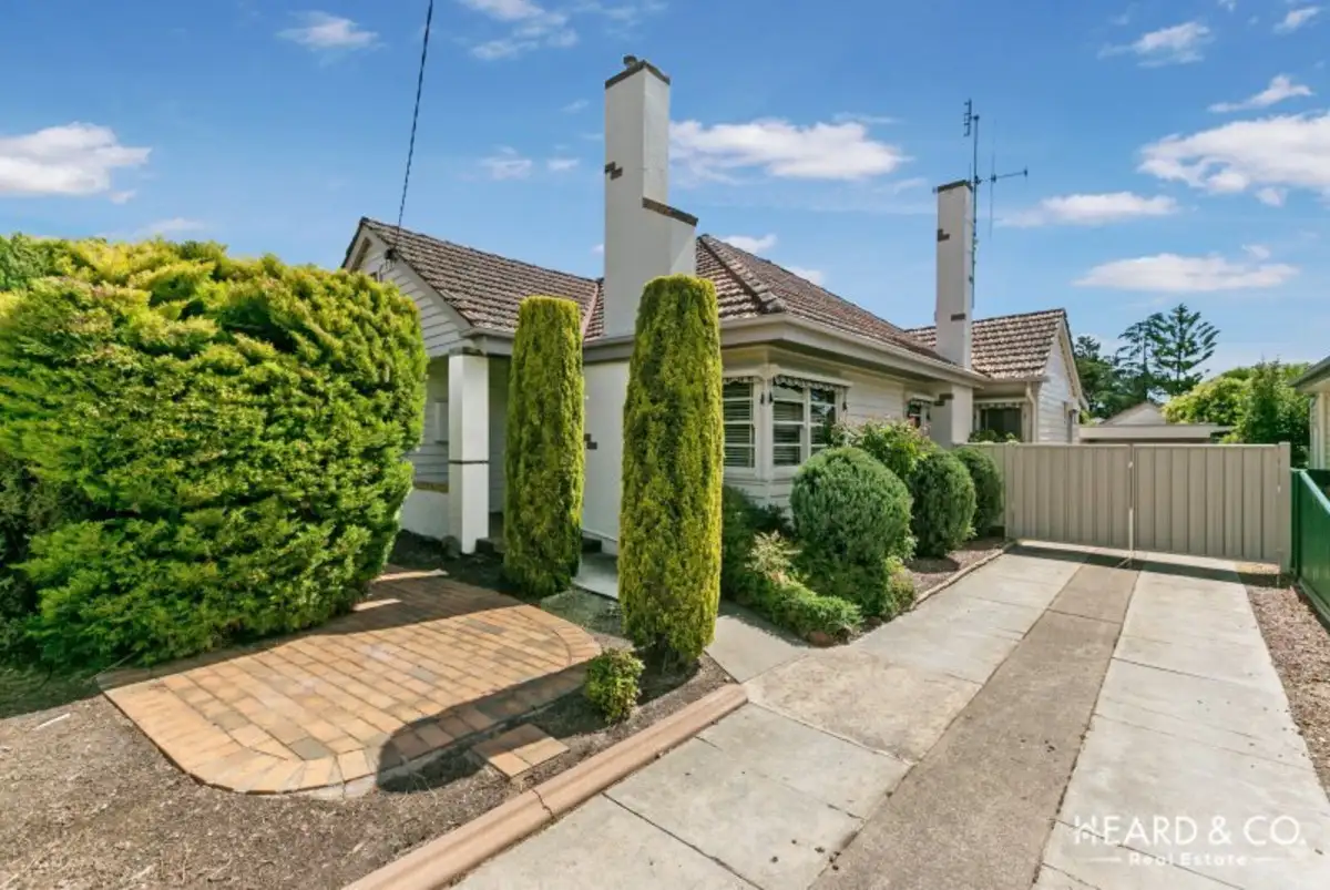 Main view of Homely house listing, 122 Neale Street, Flora Hill VIC 3550