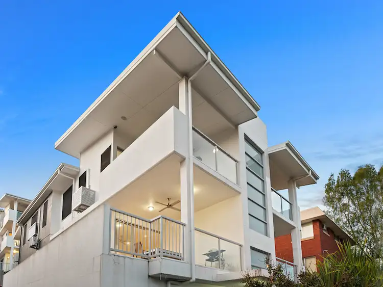 2/64 Pembroke Road, Coorparoo QLD 4151