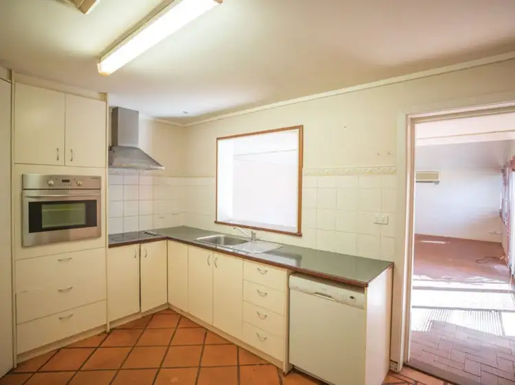 11 Nyabalee Road, Newman WA 6753
