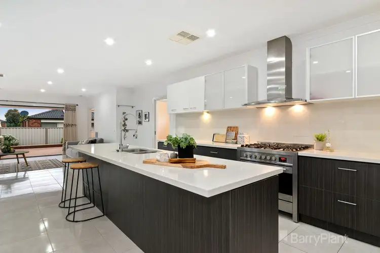 Fifth view of Homely house listing, 8 Warbler Street, Pakenham VIC 3810