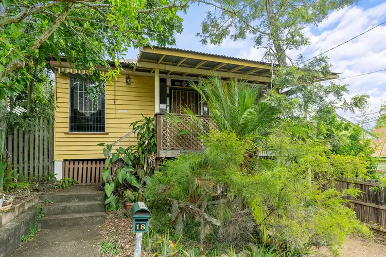 18 Shaw Street, Bardon QLD 4065