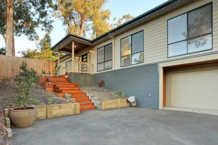 54 Caroline Avenue, Cockatoo VIC 3781