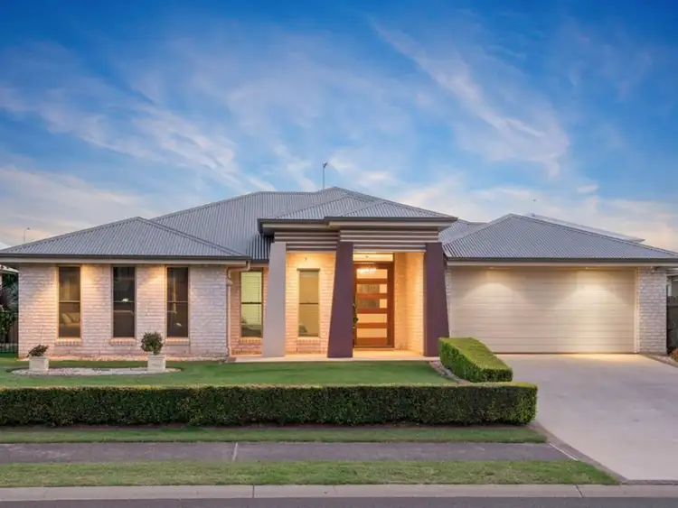 92 Spring Street, Middle Ridge QLD 4350