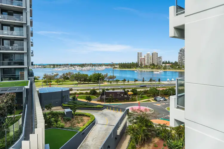 1002/4 Como Crescent, Southport QLD 4215