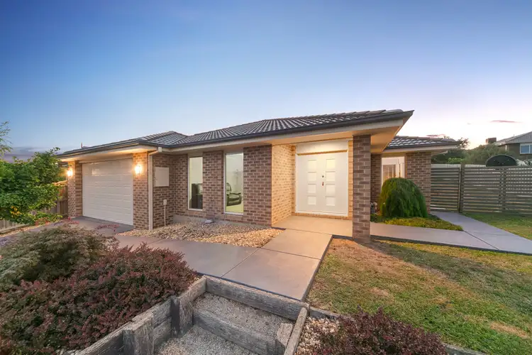 25 Carbine Court, Drouin VIC 3818