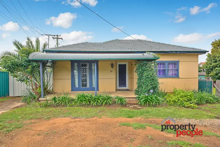 10 Macquarie Road, Ingleburn NSW 2565