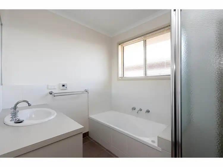 Fourth view of Homely house listing, 6 Langholme Court, Sale VIC 3850