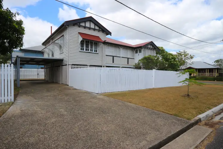 14 Love Street, Fairfield QLD 4103